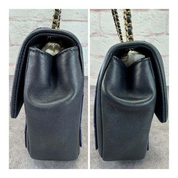 CHANEL Lambskin Quilted Medium Graphic Flap Navy Black - Picture 8 of 16